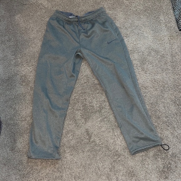 Nike Therma-fit sweatpants - Picture 1 of 3